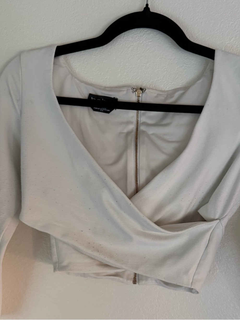 bebe White Cropped Wrap V-Neck Long Sleeve Top - Picture 4 of 5